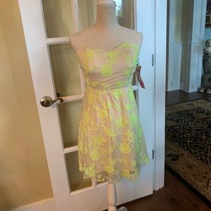 Juniors size Large strapless mini dress, new!